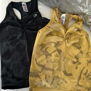 GYMSHARK TOPS 💛🖤 $19 each 2/35